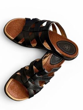 Ariat Black Leather Woven Slide Sandals with Tan Footbed. Like new. Size 6B